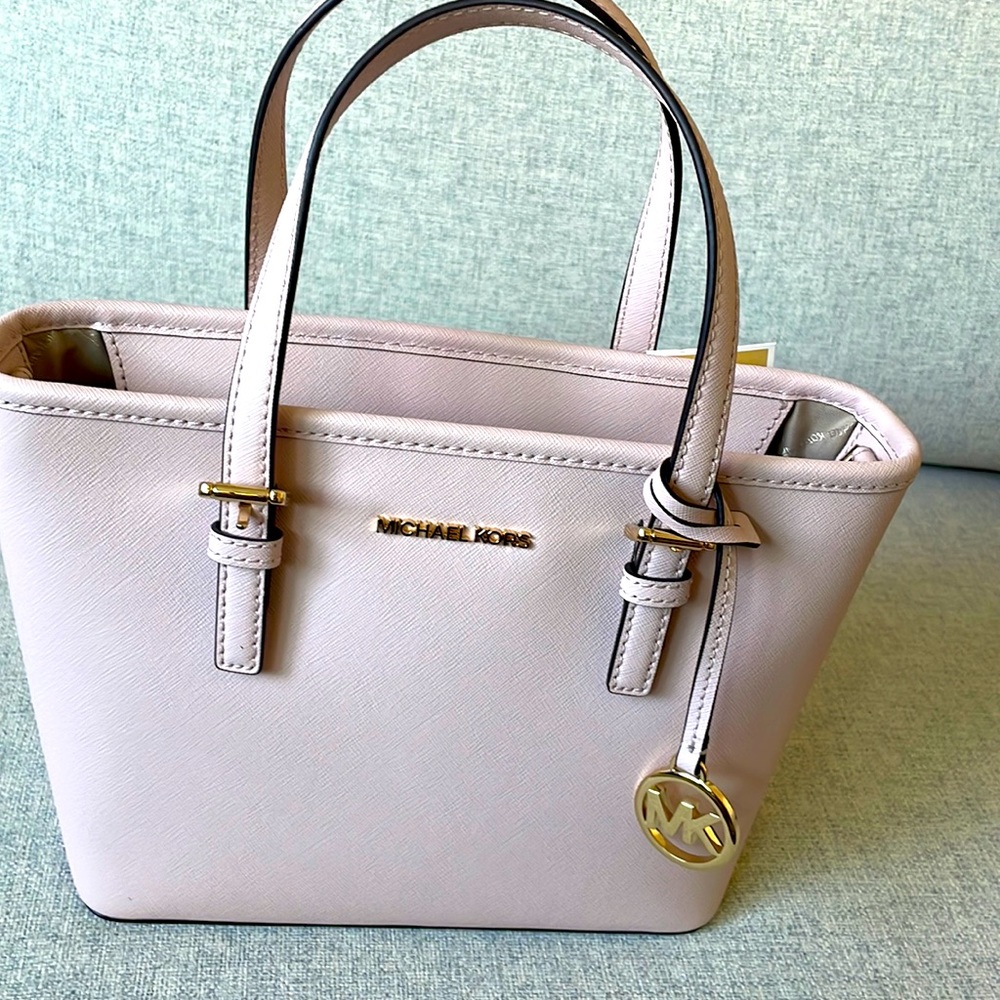 Michael Kors Jet Set Travel Tote Leather brand new with tag